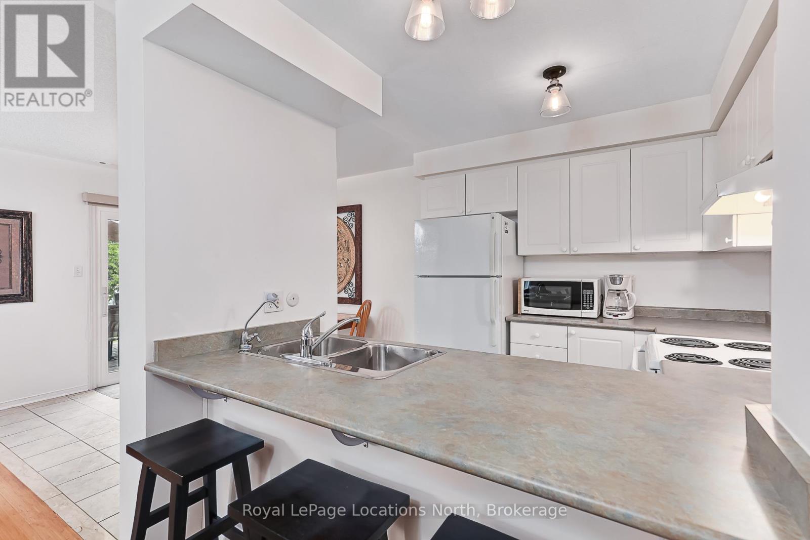 15 SUNDIAL COURT - 14