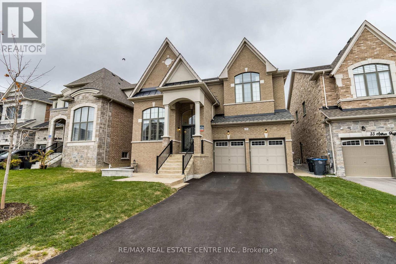 35 ARTHUR GRIFFIN CRESCENT - 1