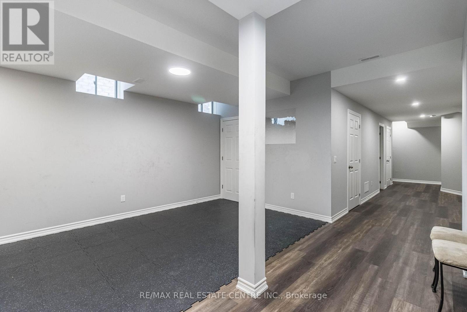 35 ARTHUR GRIFFIN CRESCENT - 27