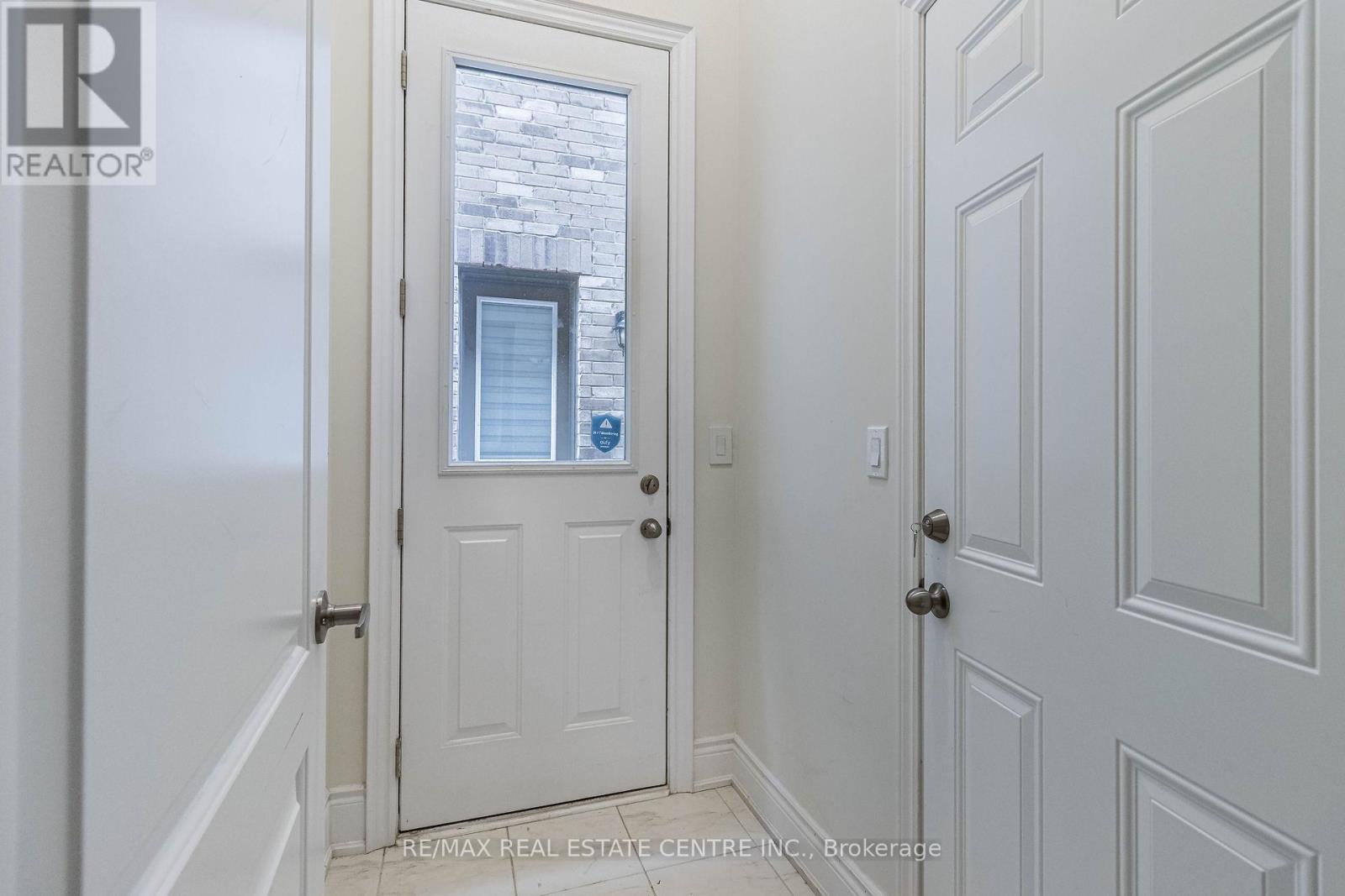 35 ARTHUR GRIFFIN CRESCENT - 33