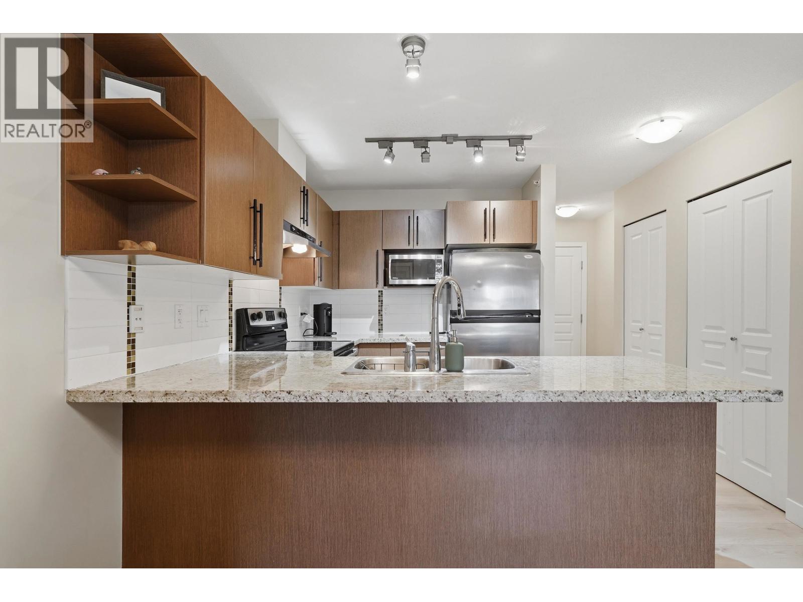 403 2088 BETA AVENUE, Burnaby