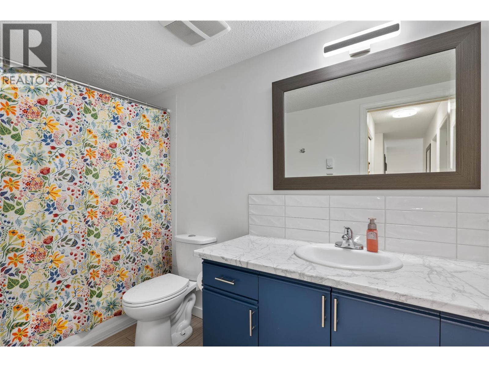 #106 1760 BRUNNER Avenue - 18