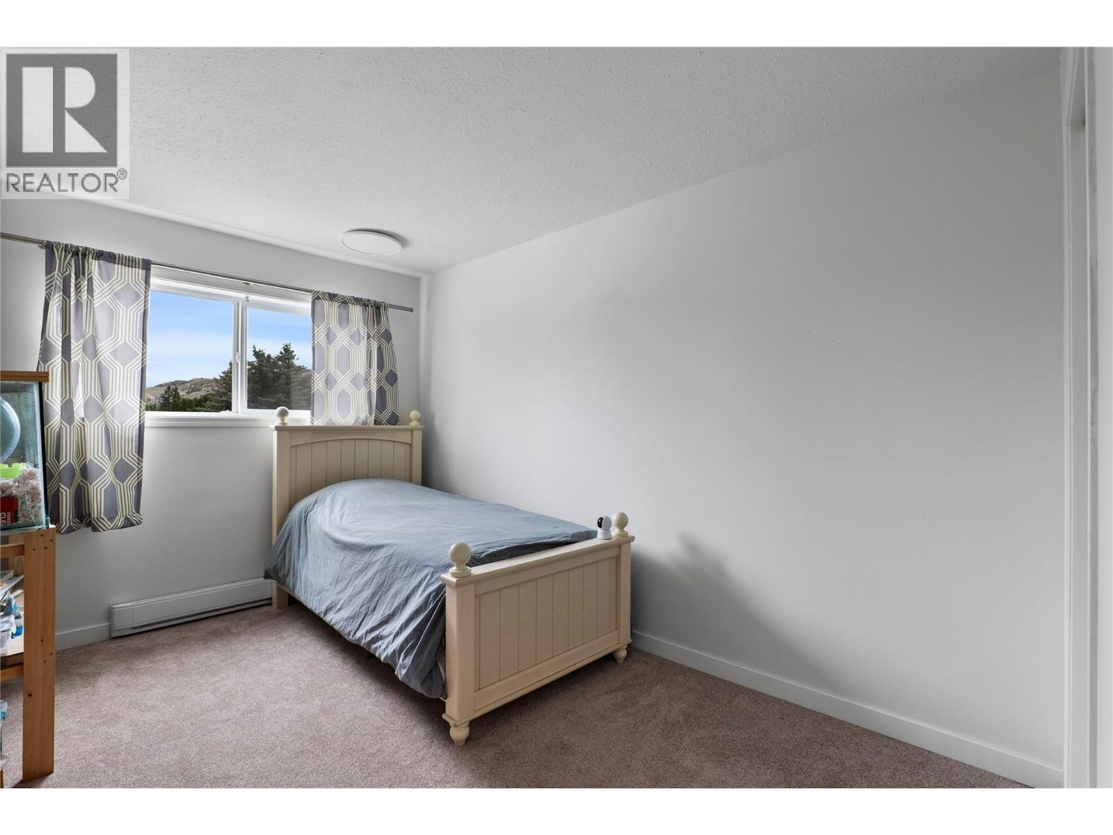 #106 1760 BRUNNER Avenue - 16