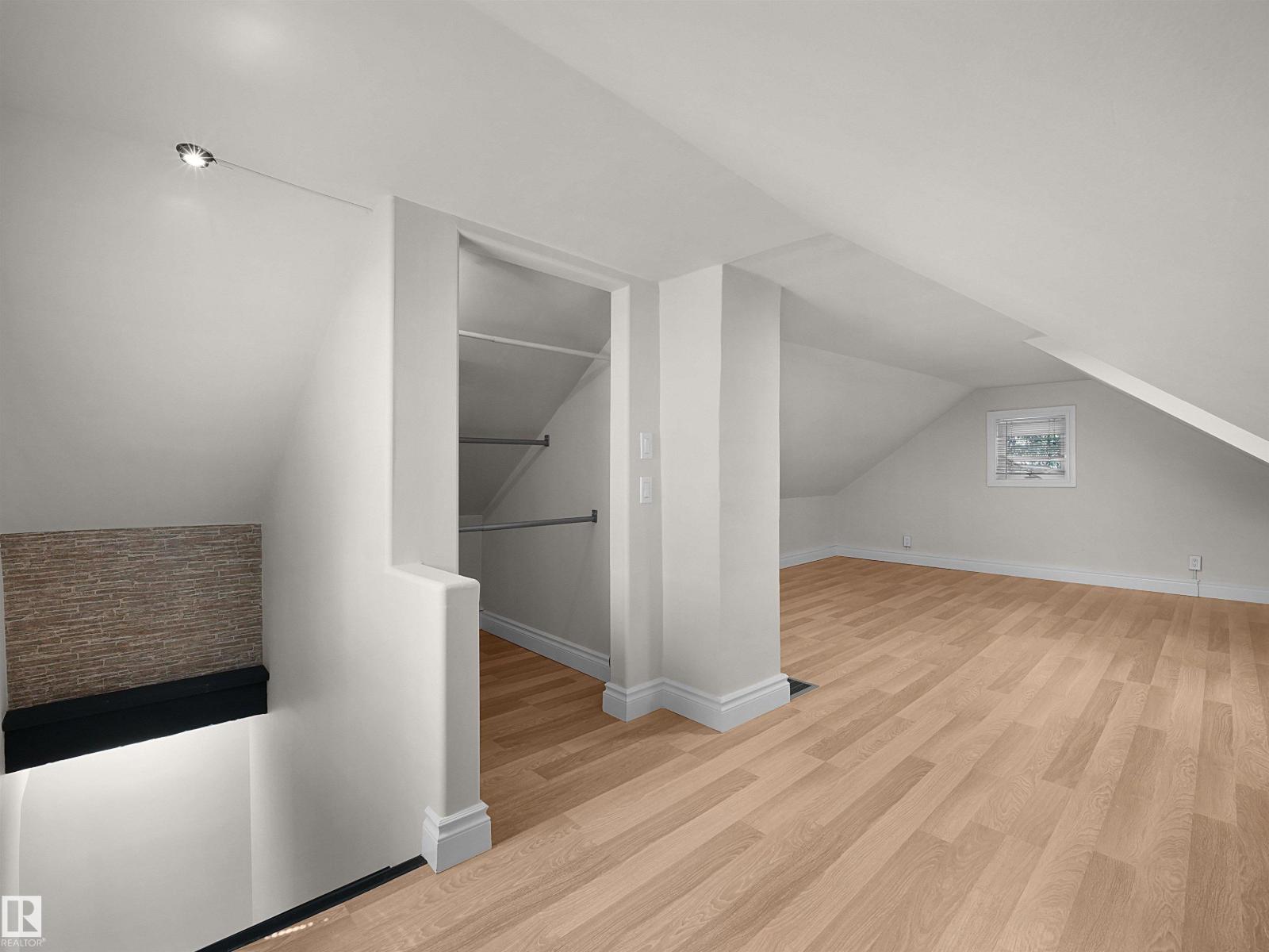 11918 86 ST NW - 17
