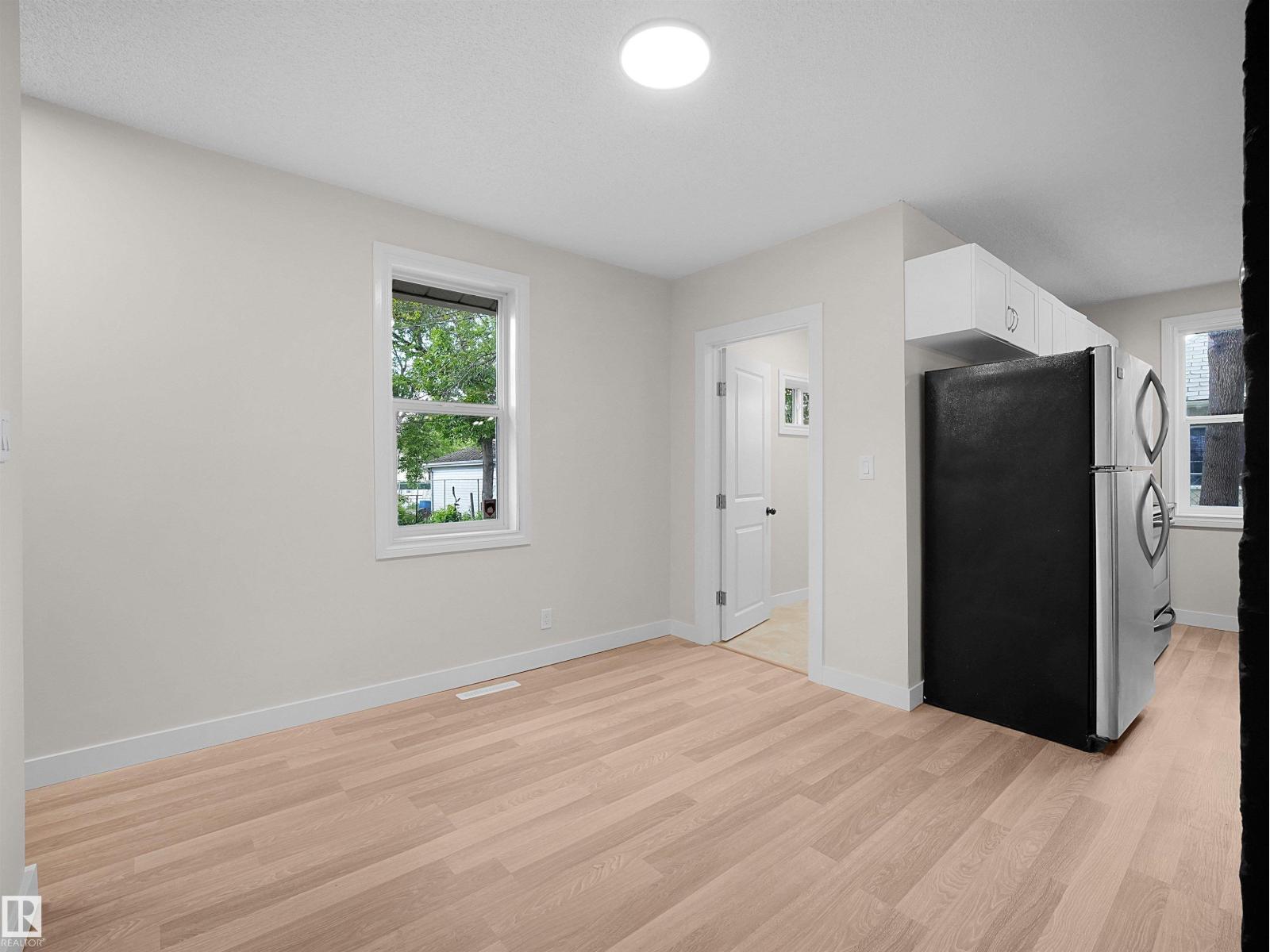 11918 86 ST NW - 3