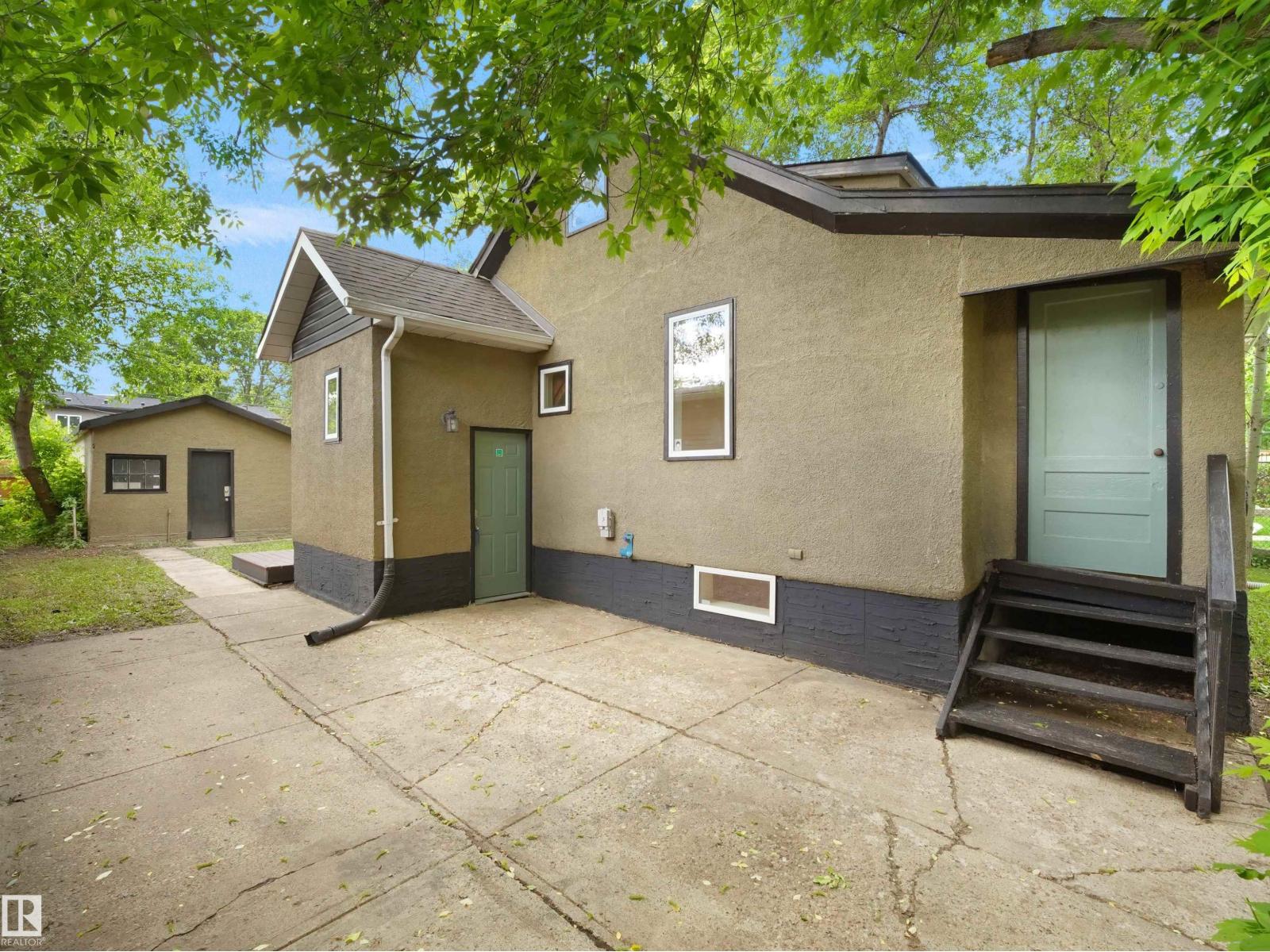 11918 86 ST NW - 45