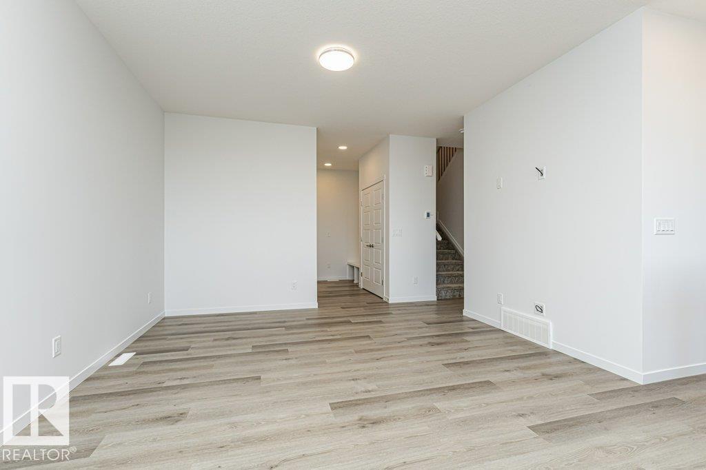 6298 180 AV NW - 17