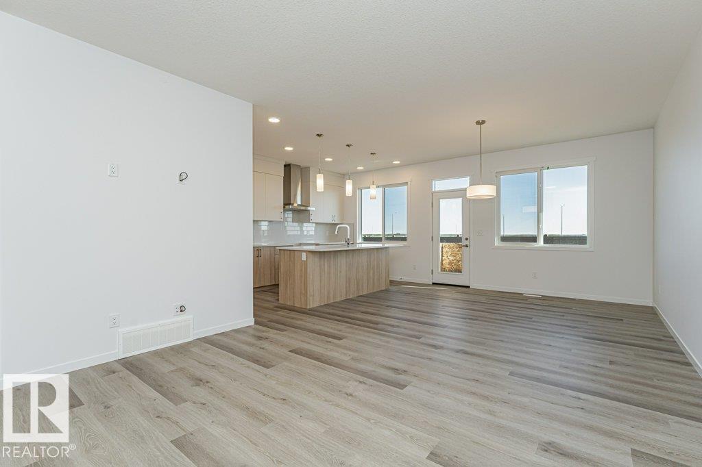 6298 180 AV NW - 15