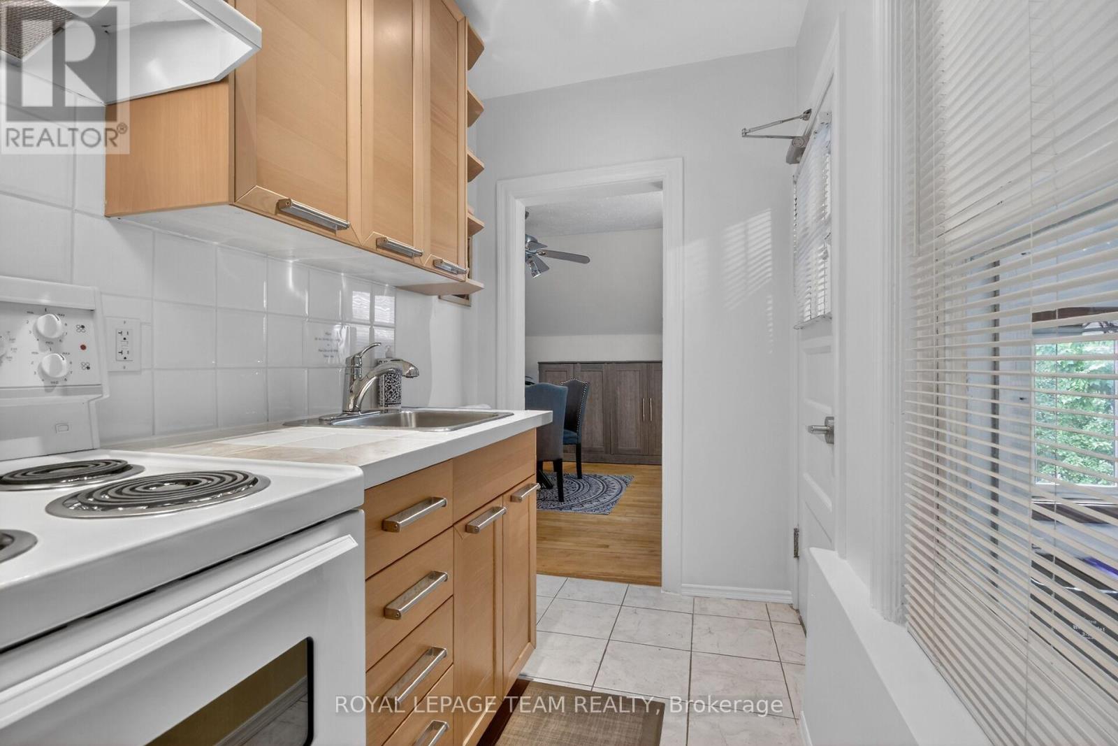 6 Bed, 5 Bath Multi-Family for Sale in Ottawa – 64 DELAWARE AVENUE S, Ottawa – MLS# X13448840 - Image 12