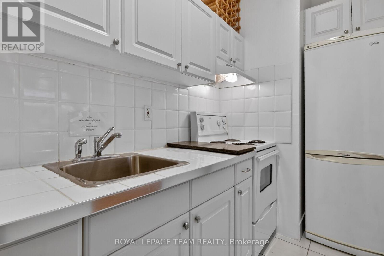 6 Bed, 5 Bath Multi-Family for Sale in Ottawa – 64 DELAWARE AVENUE S, Ottawa – MLS# X13448840 - Image 22