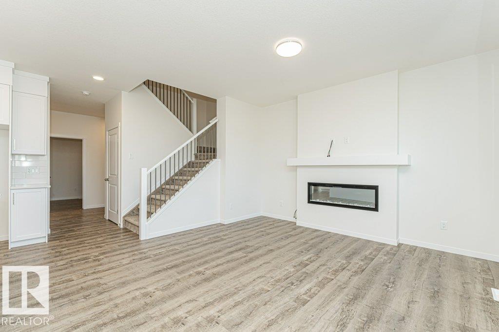 6271 180 AV NW - 7