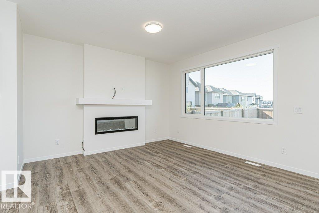6271 180 AV NW - 4