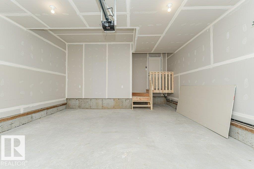 6271 180 AV NW - 29