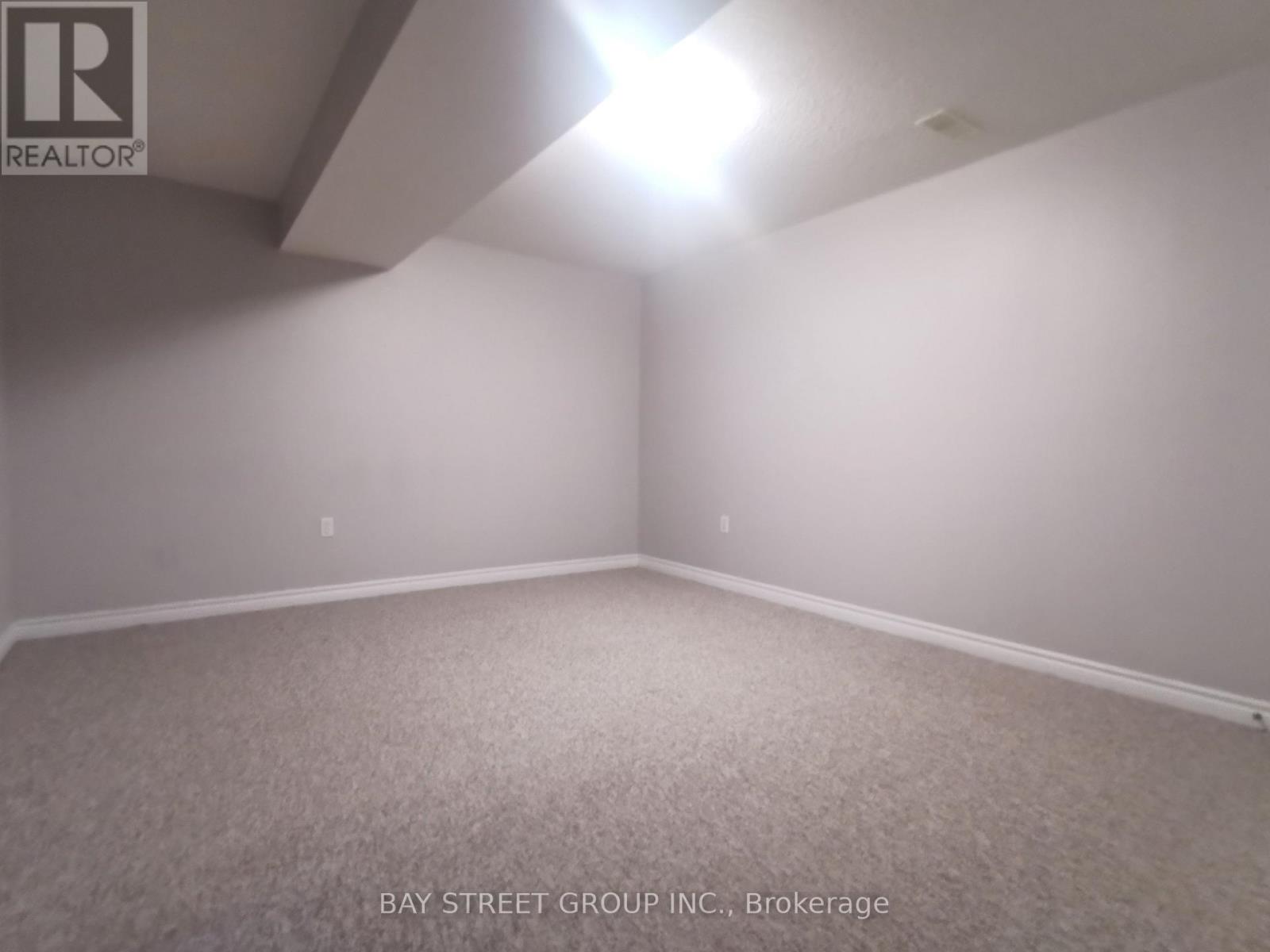 19 FALCON CRESCENT - 25