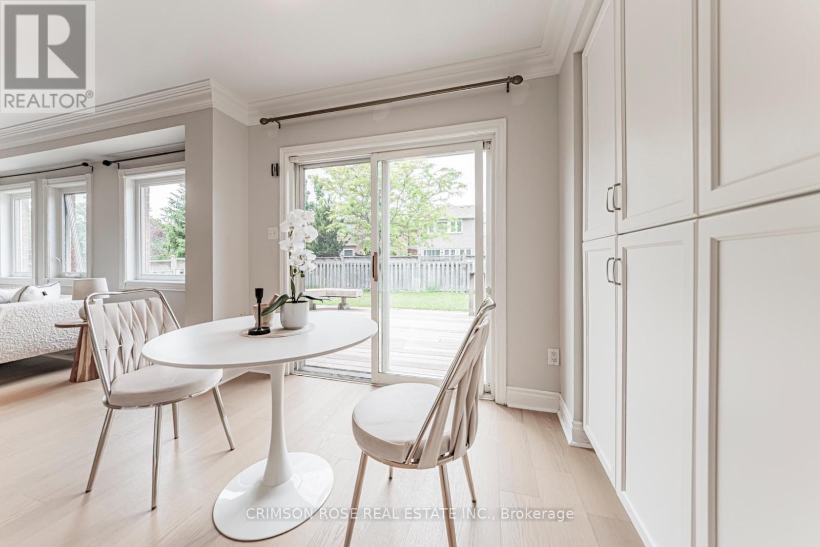 489 RAVINEVIEW WAY - 22