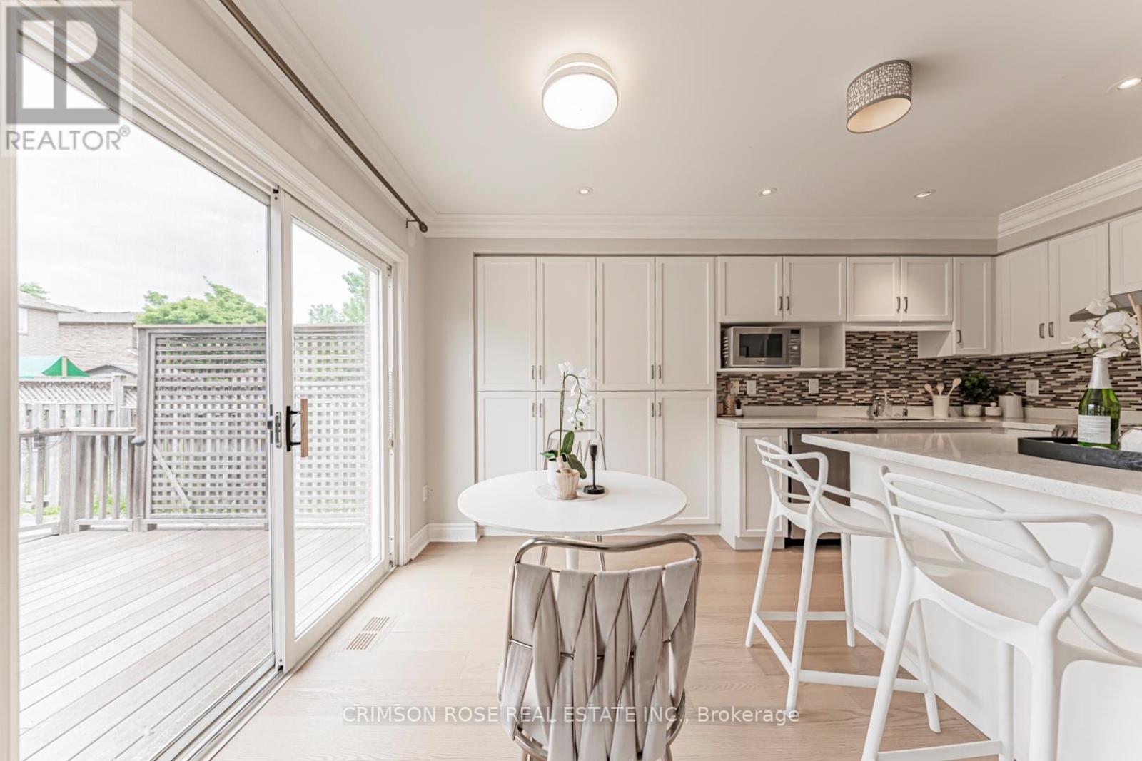 489 RAVINEVIEW WAY - 23