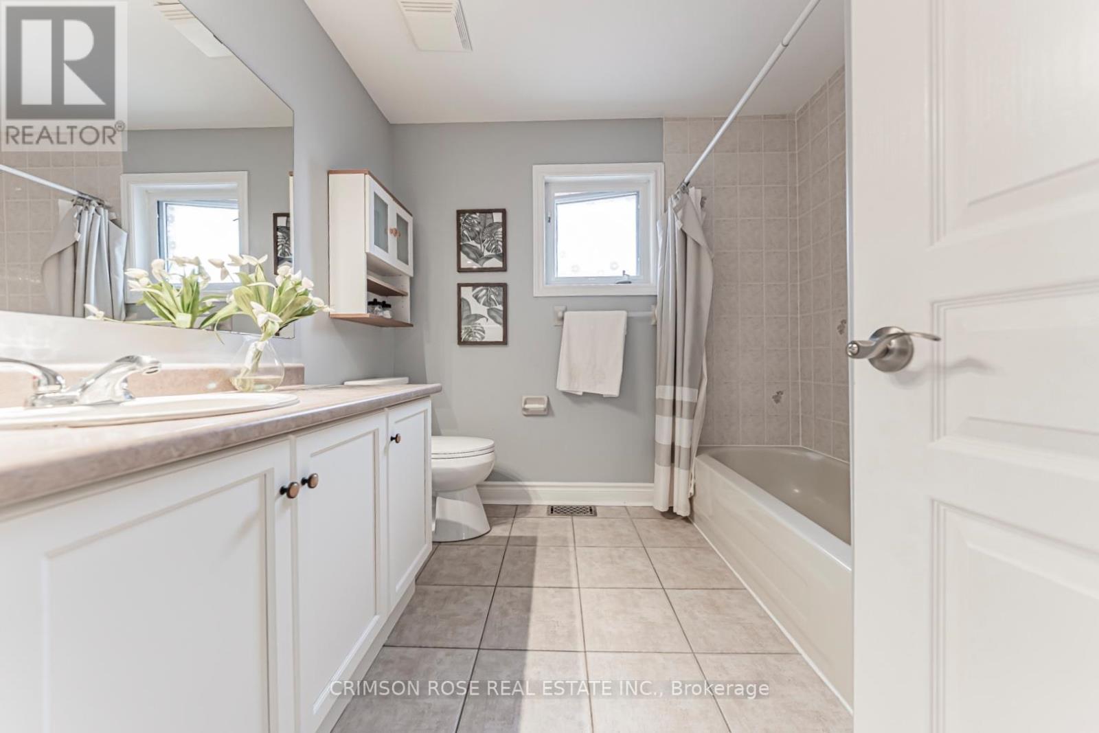 489 RAVINEVIEW WAY - 33