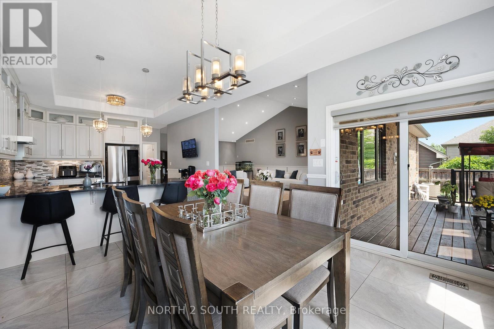 268 CAROLE COURT - 11