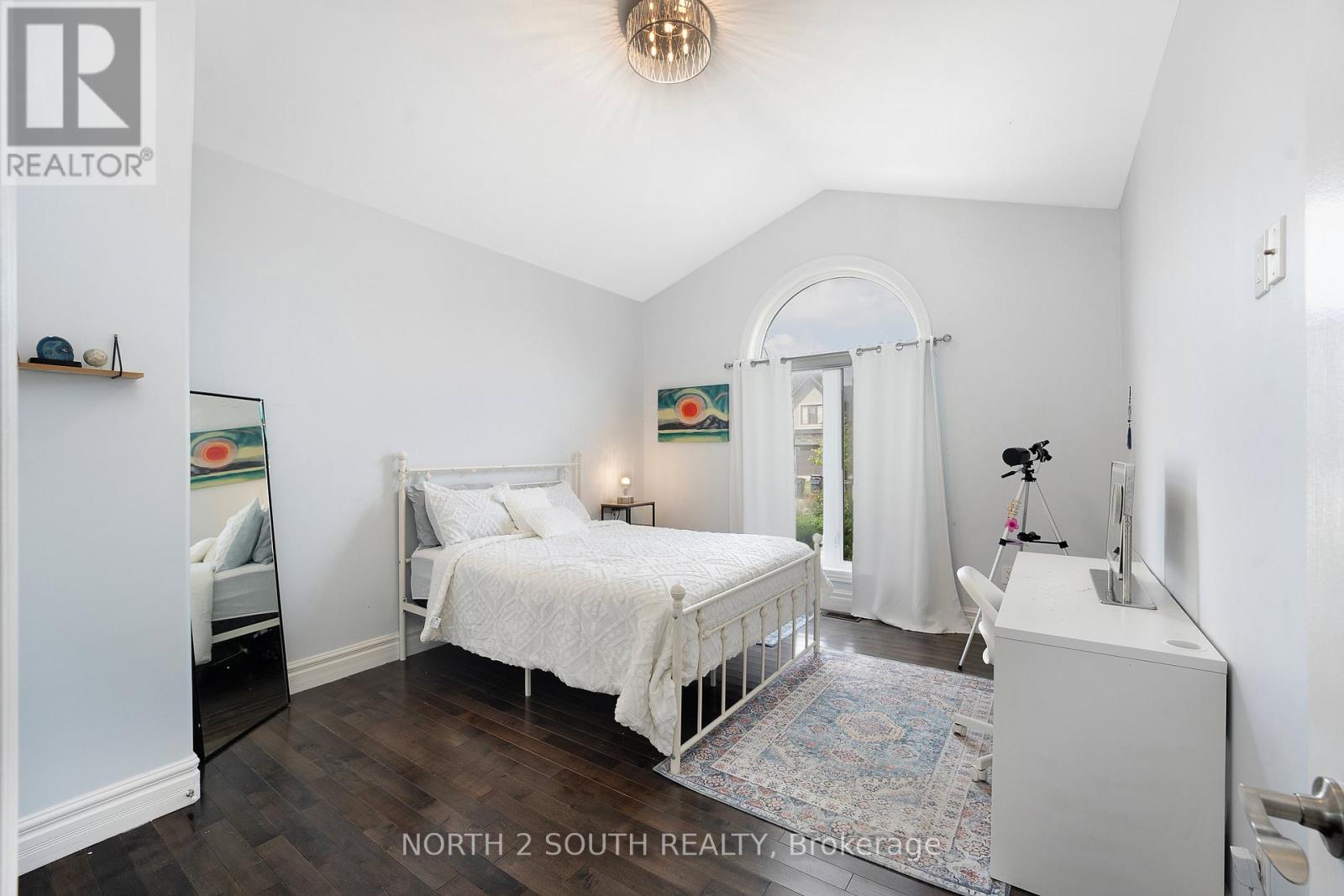 268 CAROLE COURT - 19