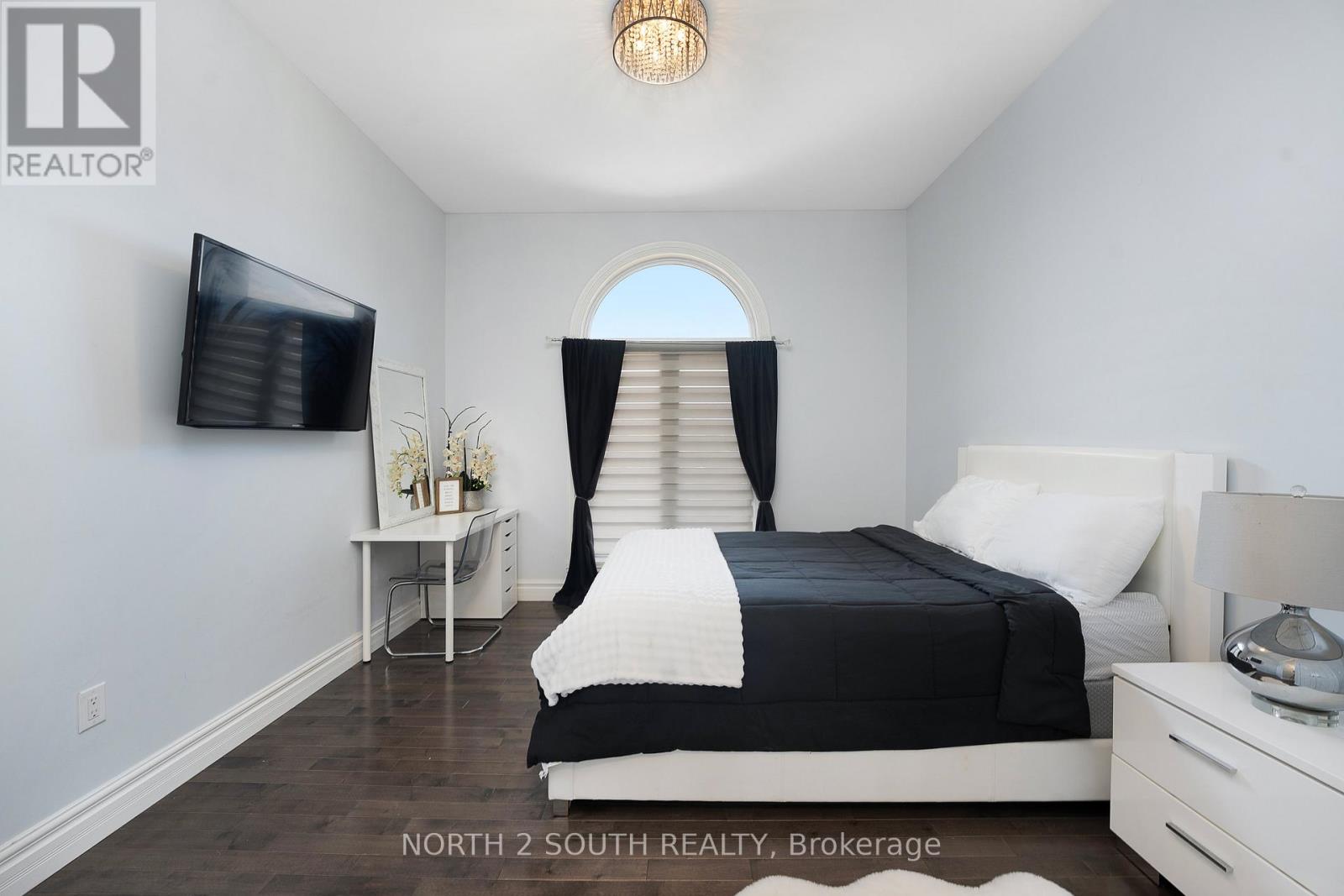 268 CAROLE COURT - 21