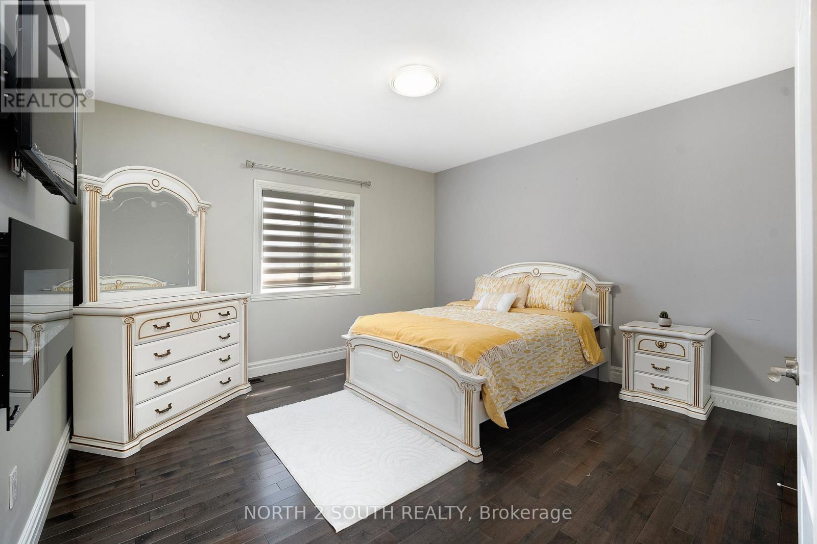 268 CAROLE COURT - 24