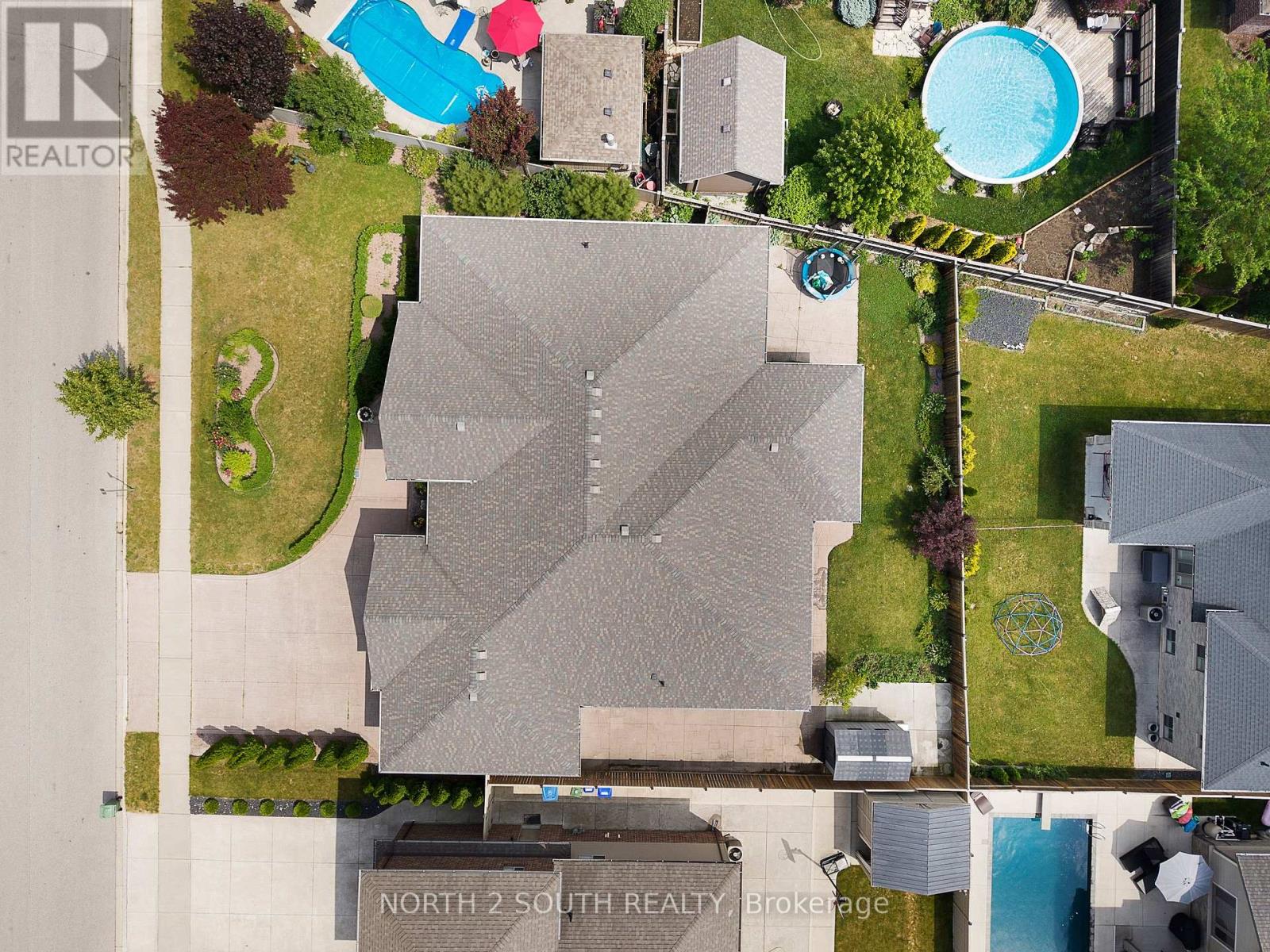 268 CAROLE COURT - 33