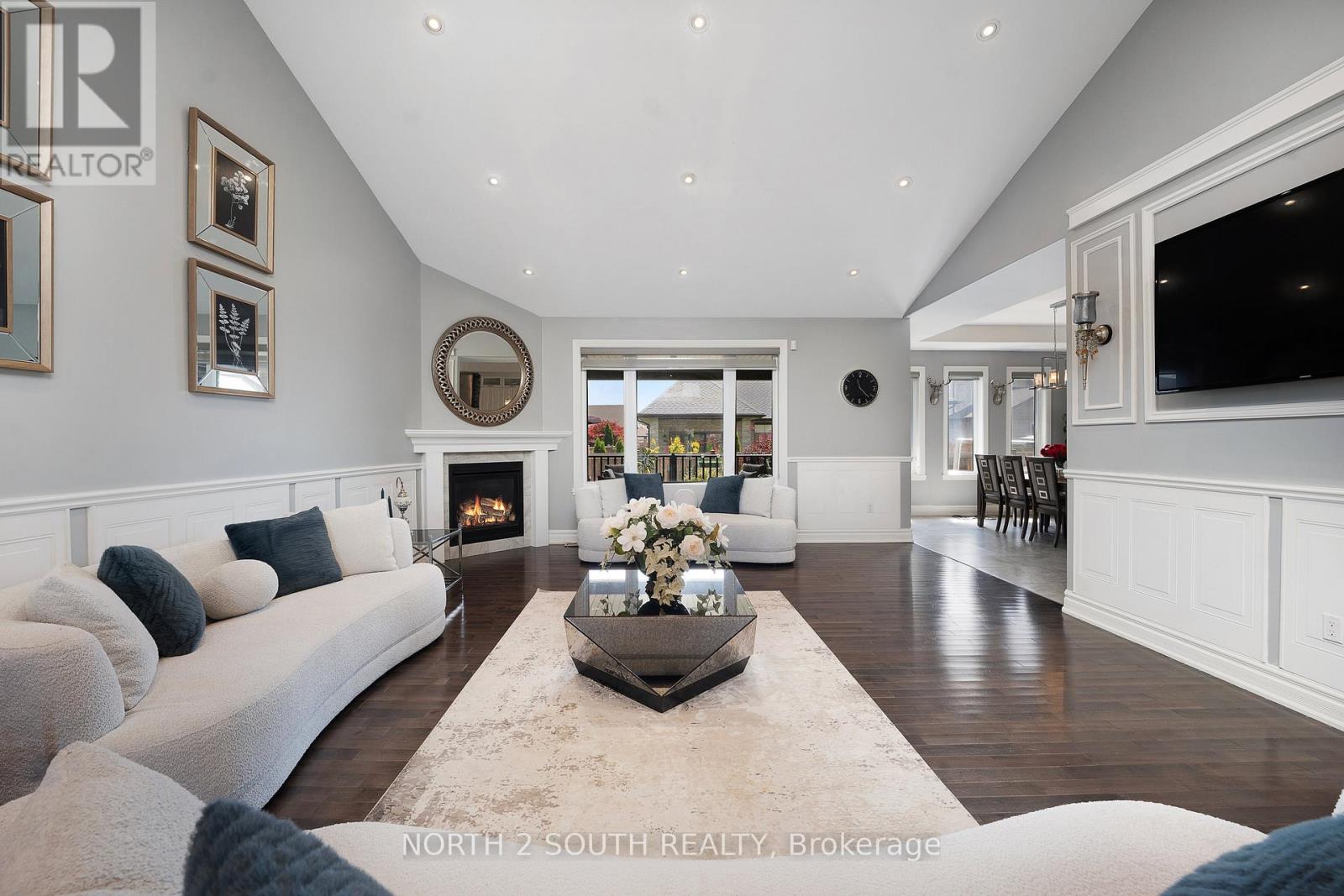 268 CAROLE COURT - 6