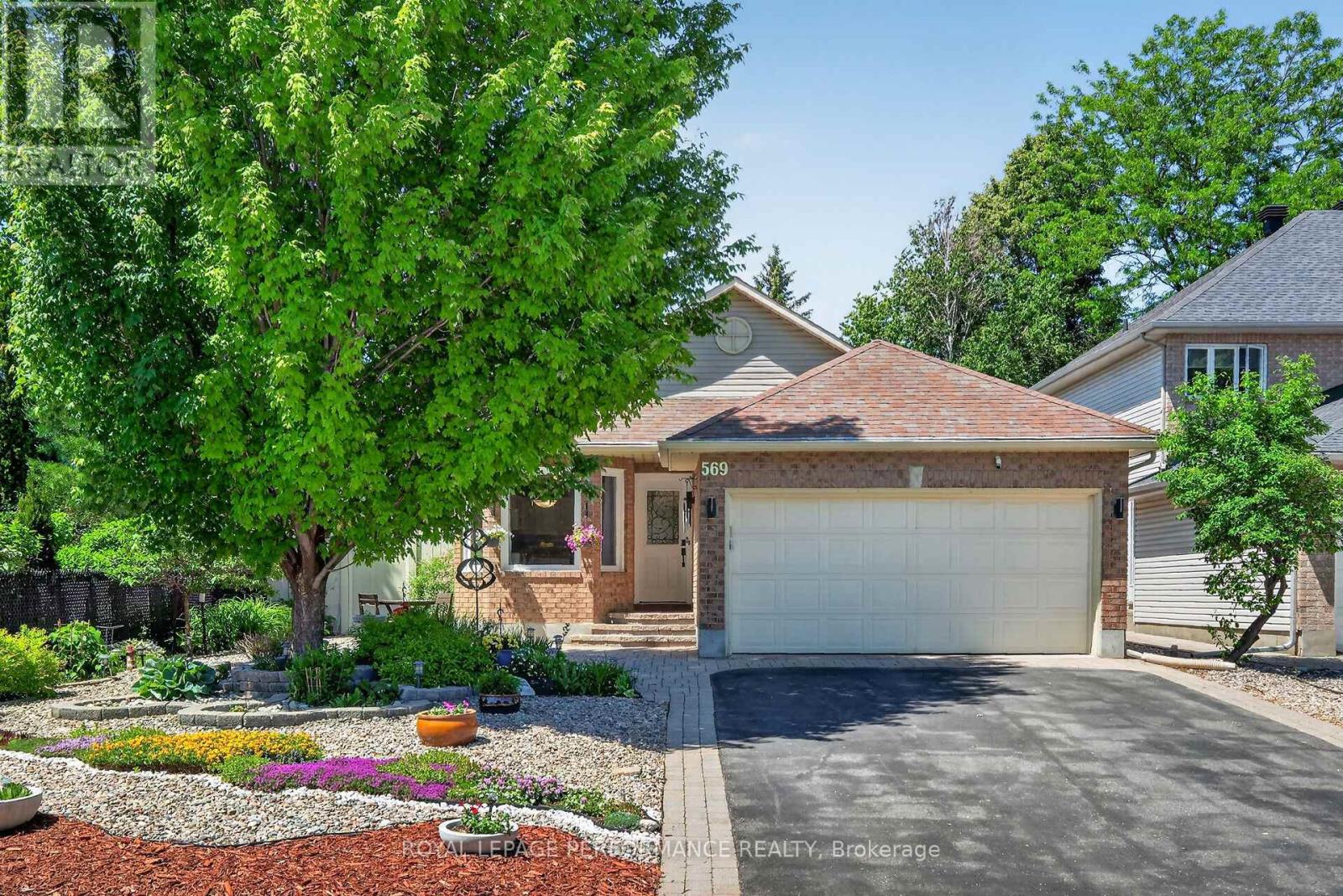 569 PRINCESS LOUISE DRIVE - 1