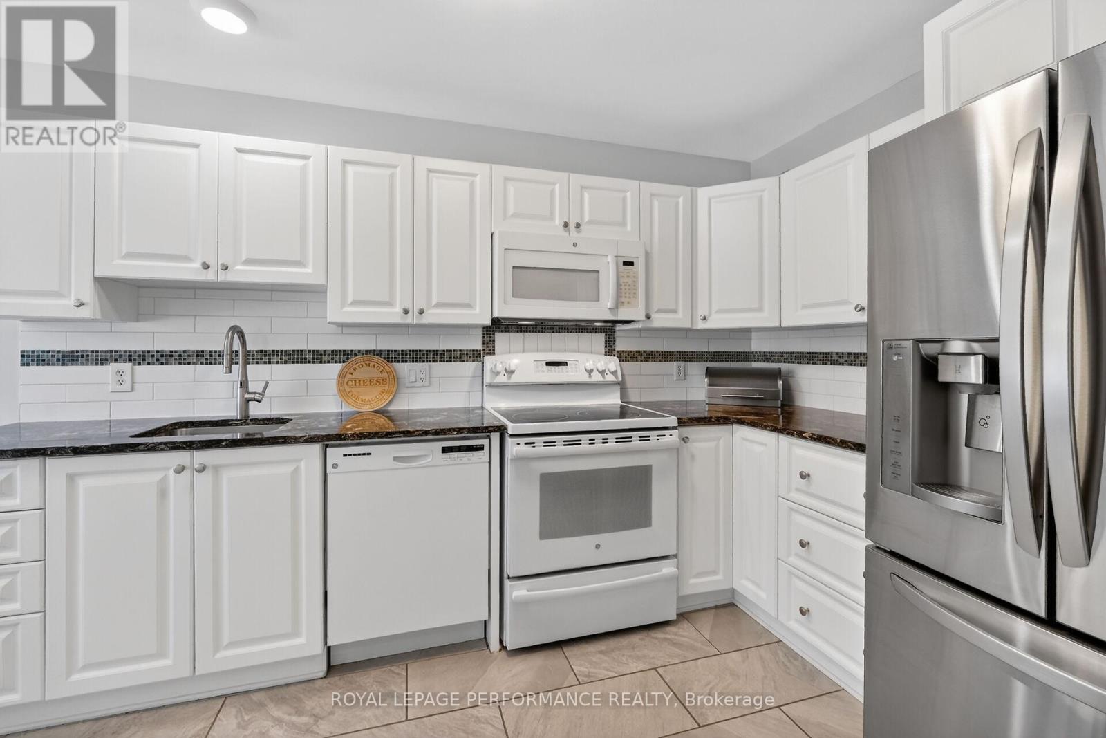 569 PRINCESS LOUISE DRIVE - 15