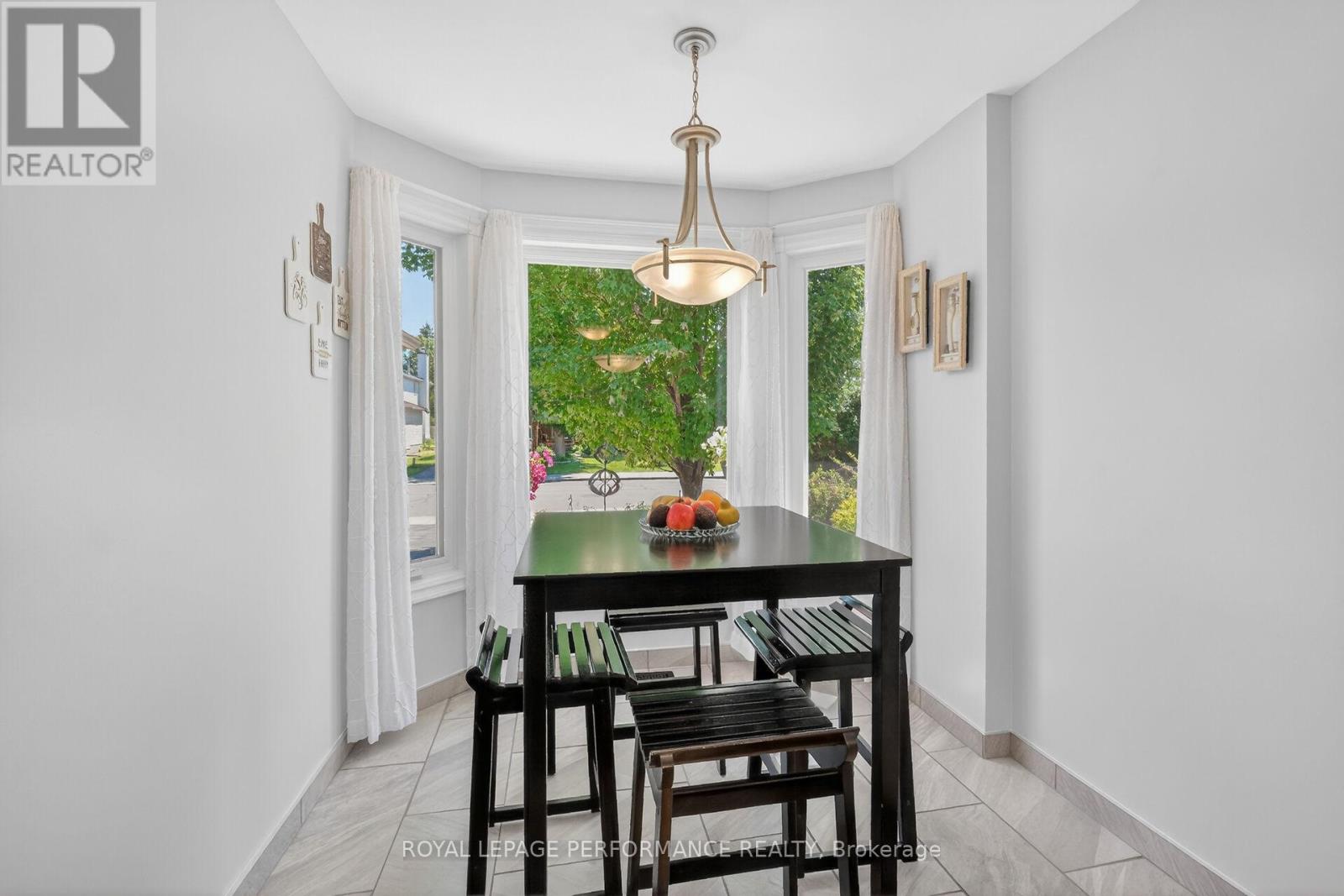 569 PRINCESS LOUISE DRIVE - 17