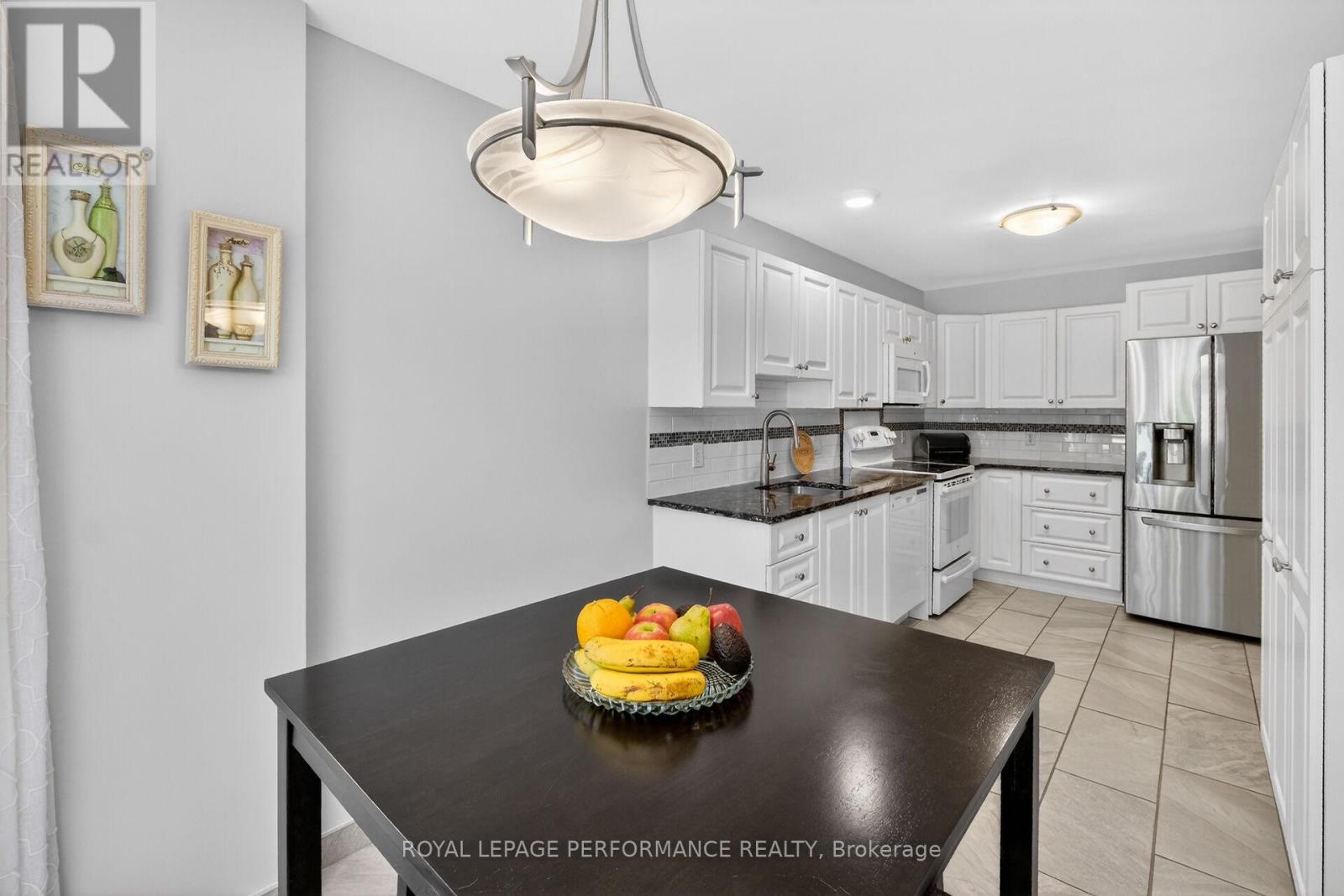 569 PRINCESS LOUISE DRIVE - 18