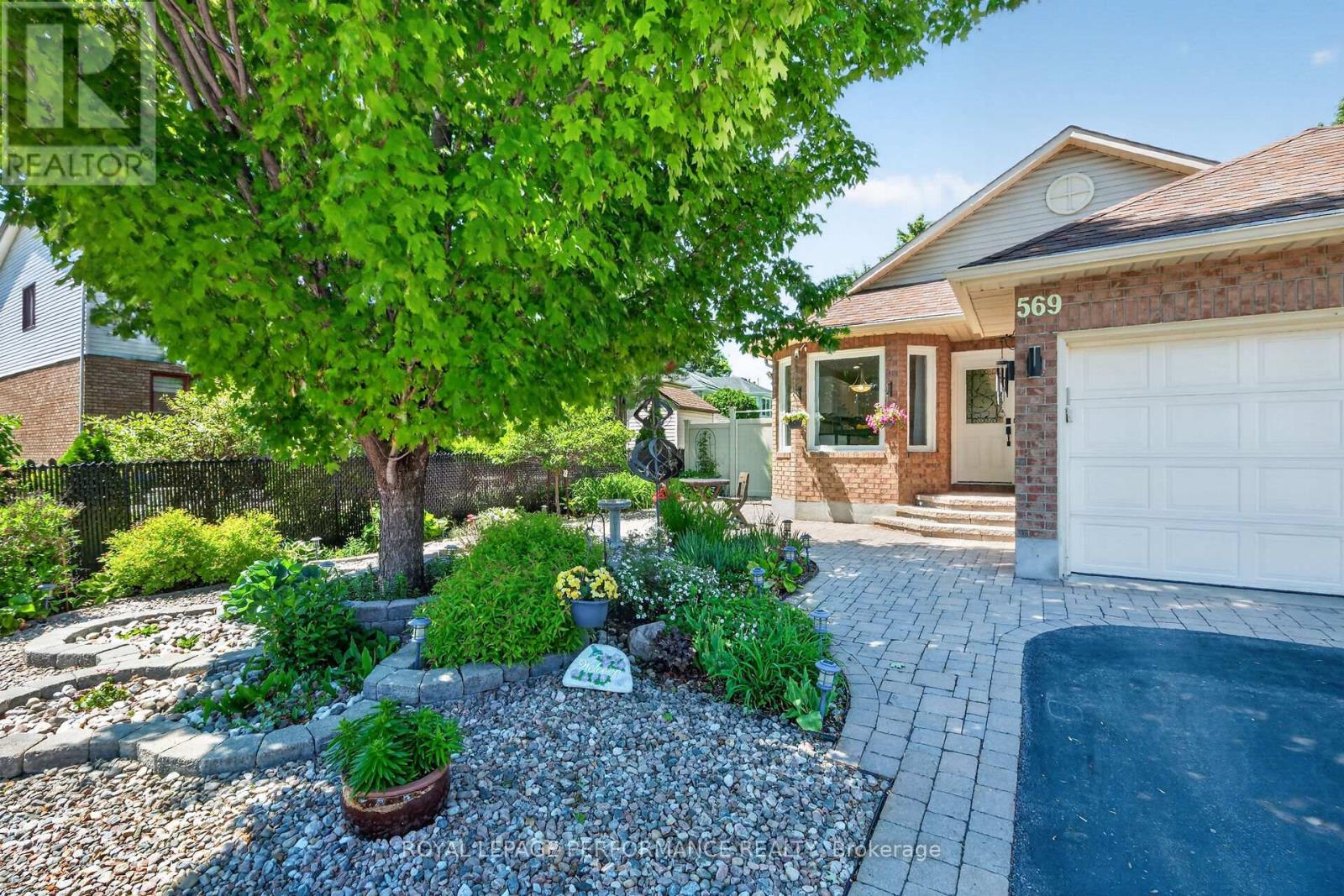 569 PRINCESS LOUISE DRIVE - 2