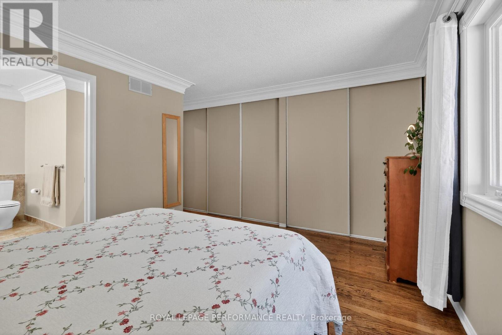 569 PRINCESS LOUISE DRIVE - 21