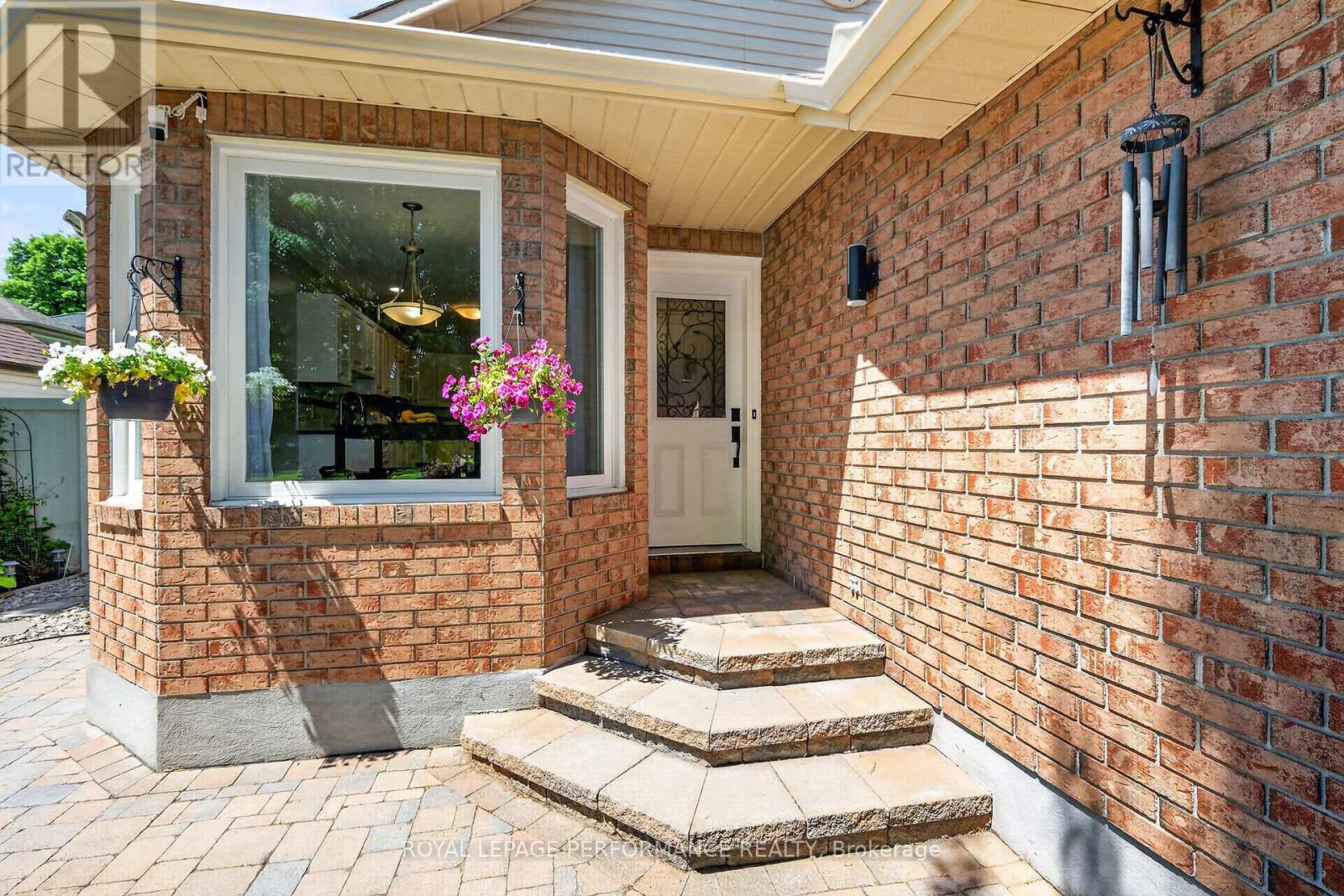 569 PRINCESS LOUISE DRIVE - 3