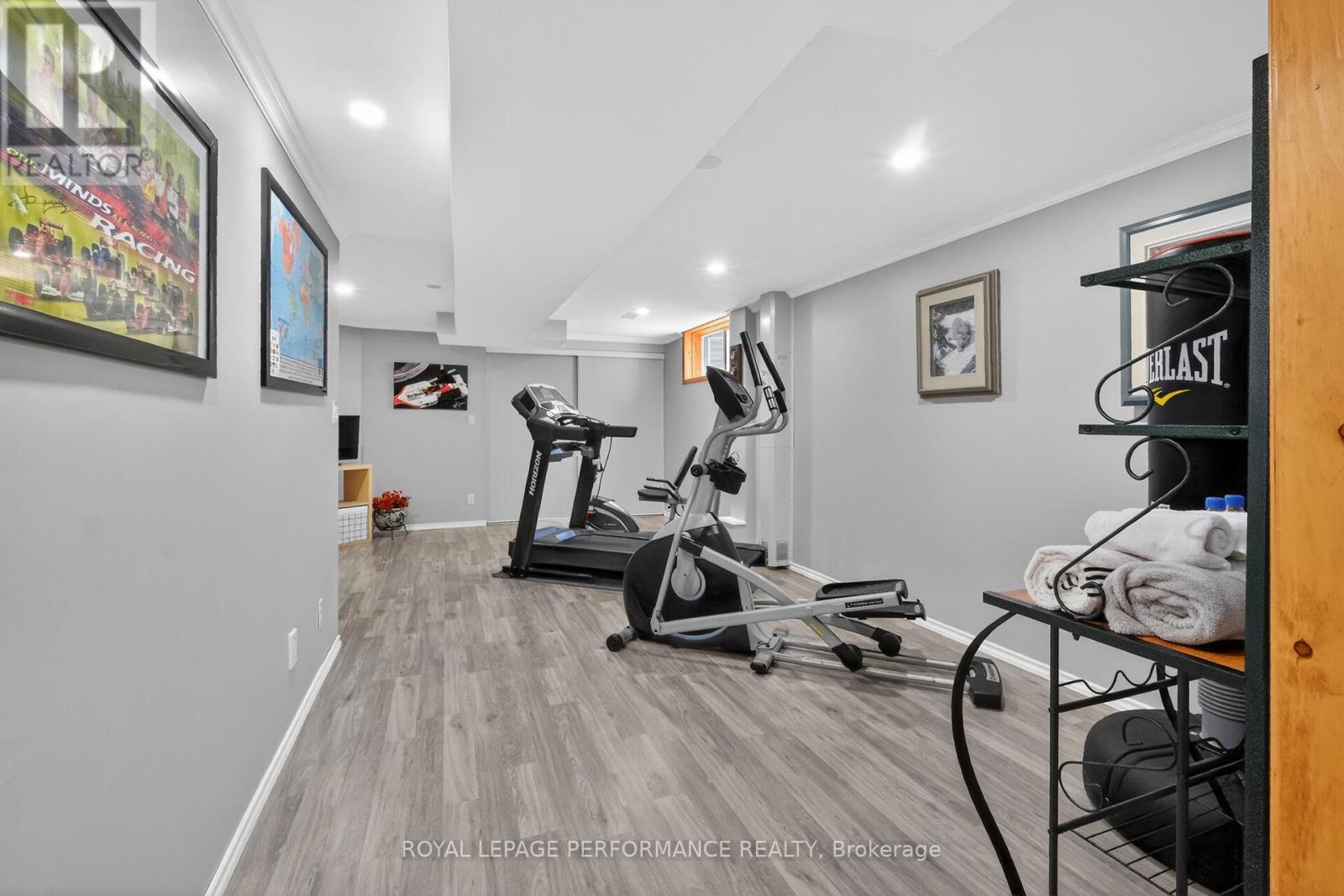 569 PRINCESS LOUISE DRIVE - 38