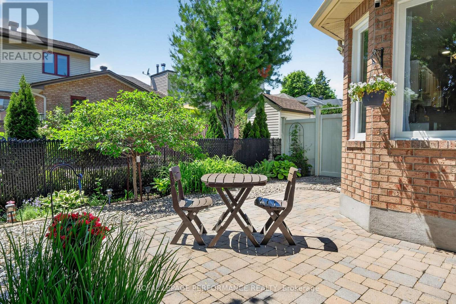 569 PRINCESS LOUISE DRIVE - 41