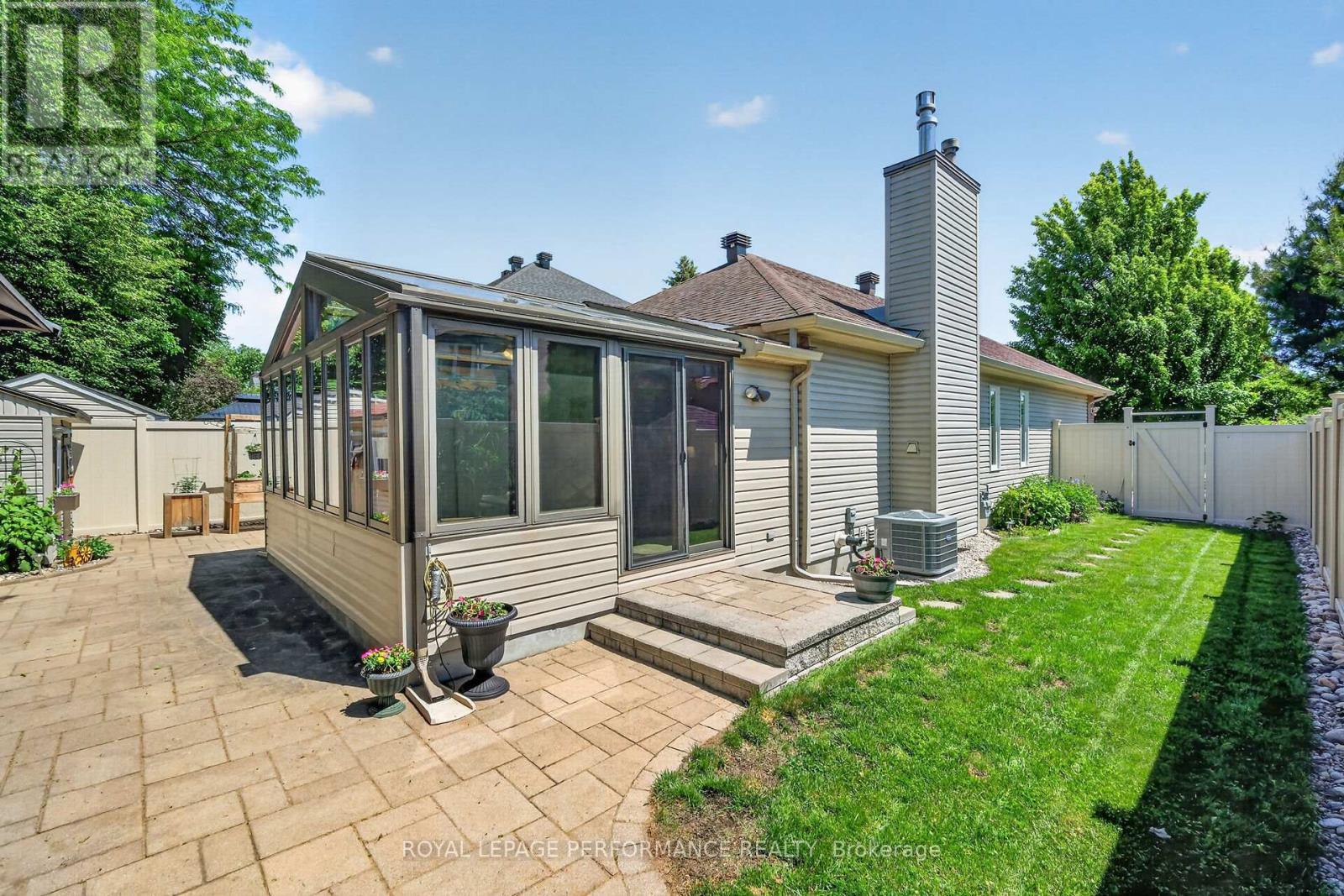 569 PRINCESS LOUISE DRIVE - 43