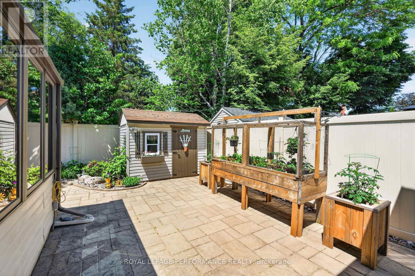 569 PRINCESS LOUISE DRIVE - 45