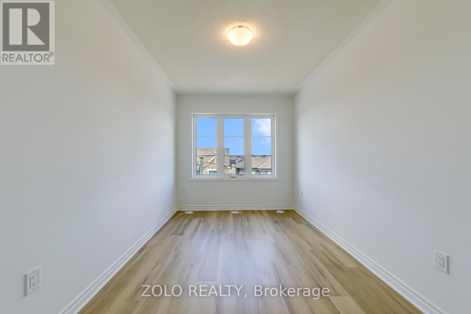 1572 RUTLAND CRESCENT - 29