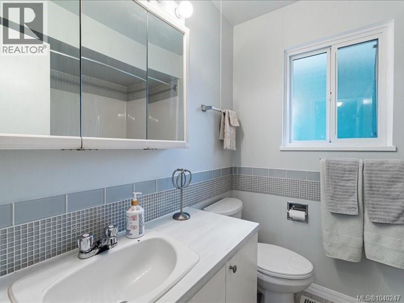 2128 Thomas Park Dr - 24