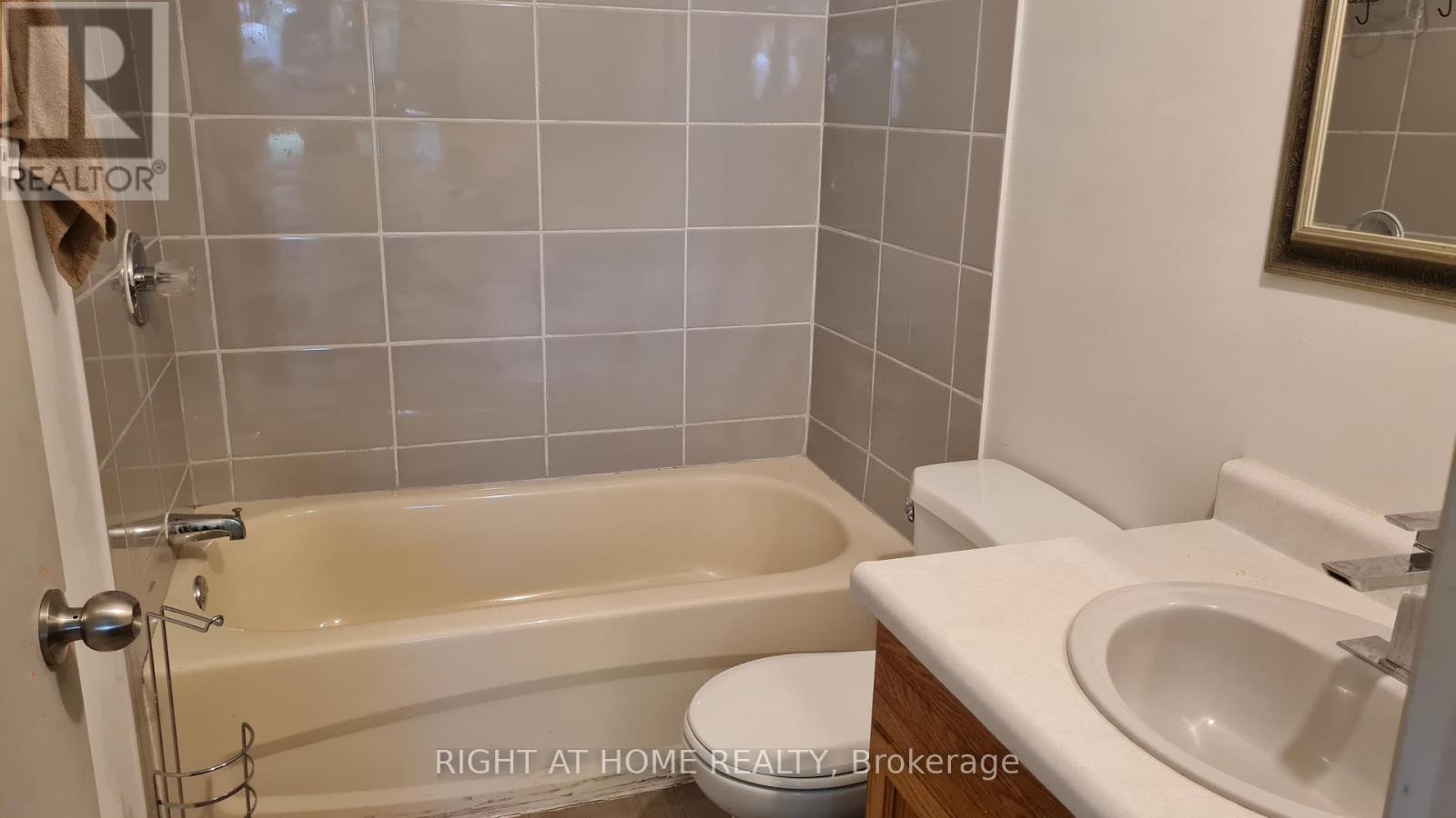 310 GREY STREET - 14