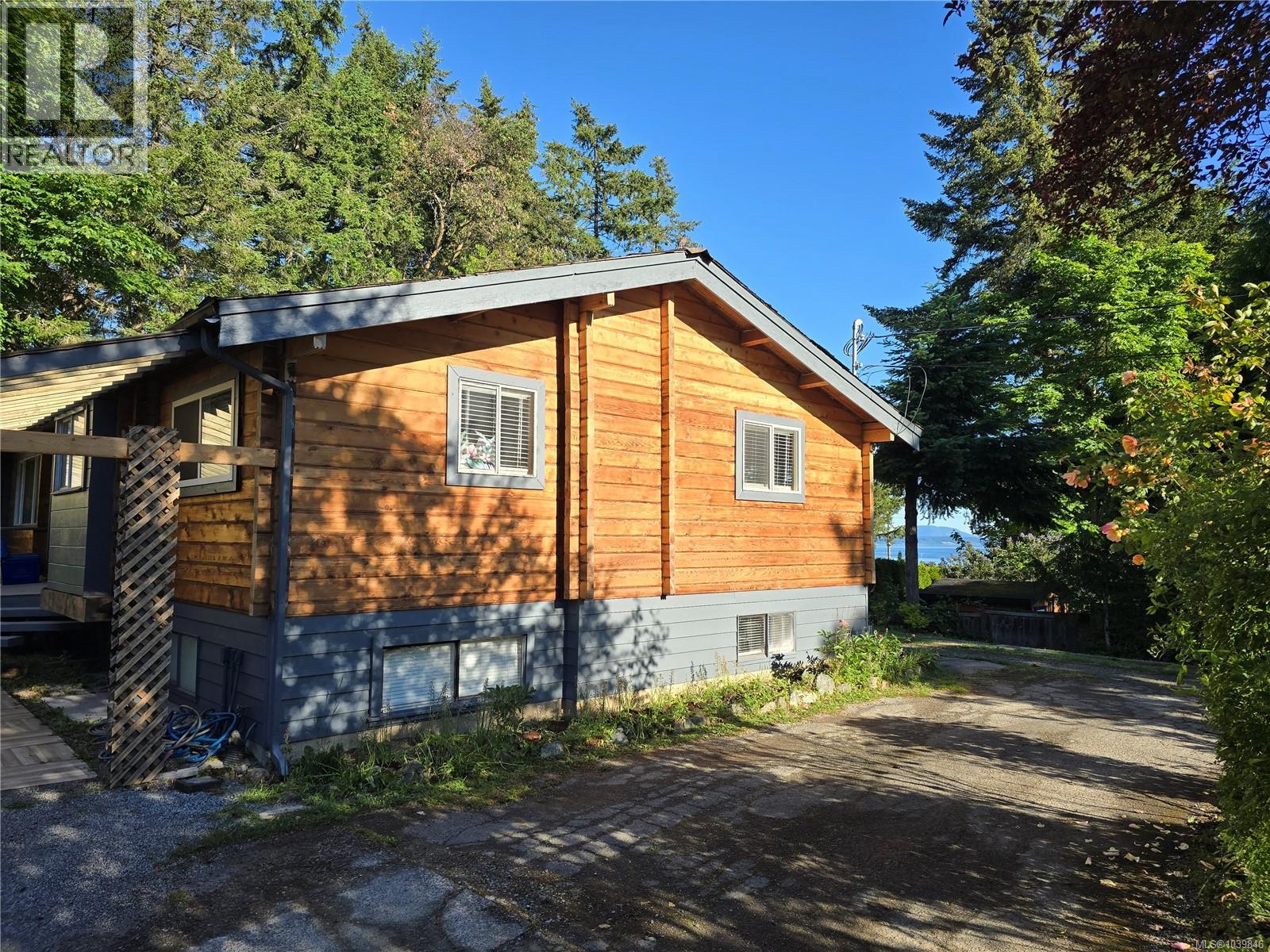 6898 Woodward Dr - 3
