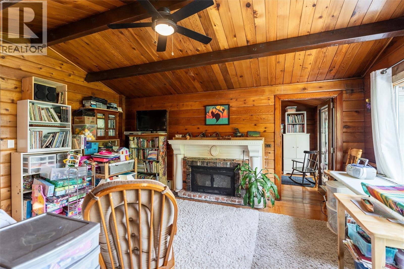 6898 Woodward Dr - 13