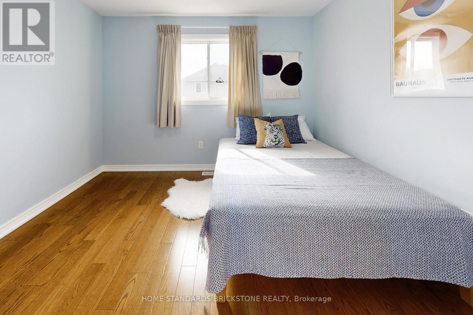 412 AUTUMN CRESCENT - 16