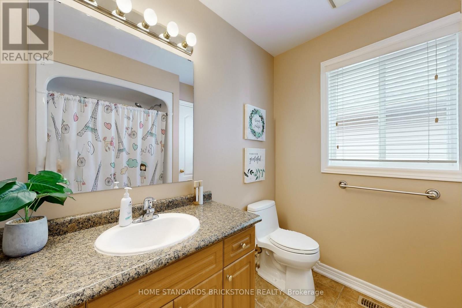 412 AUTUMN CRESCENT - 21