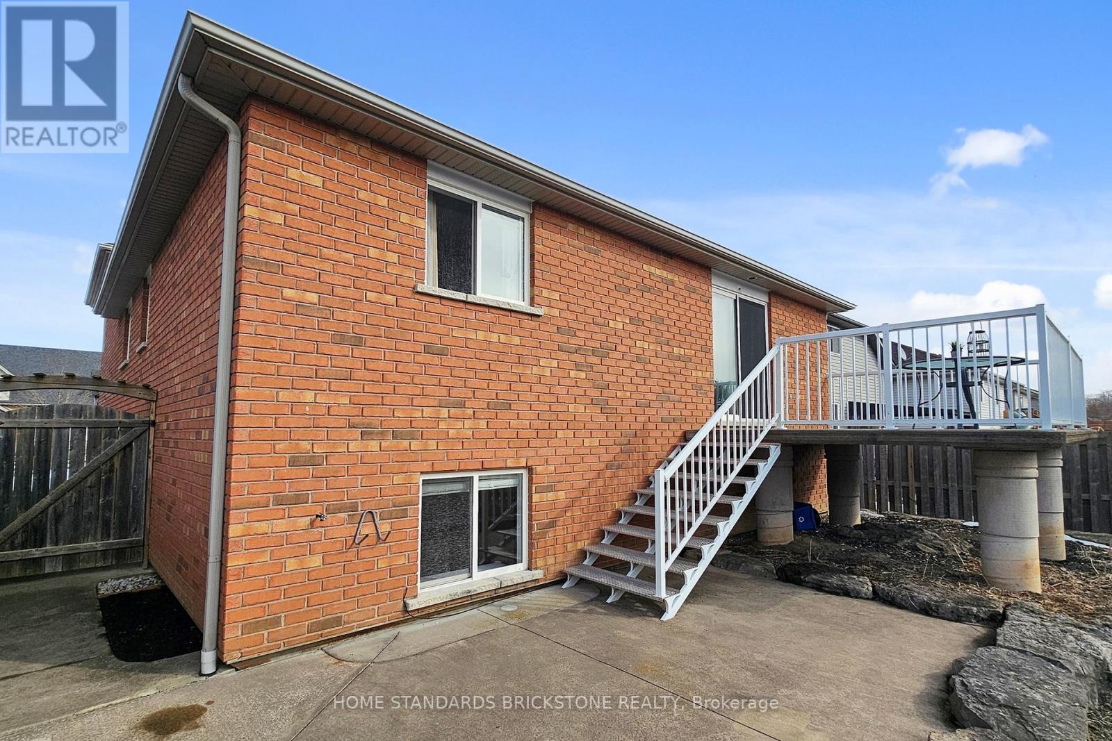 412 AUTUMN CRESCENT - 41