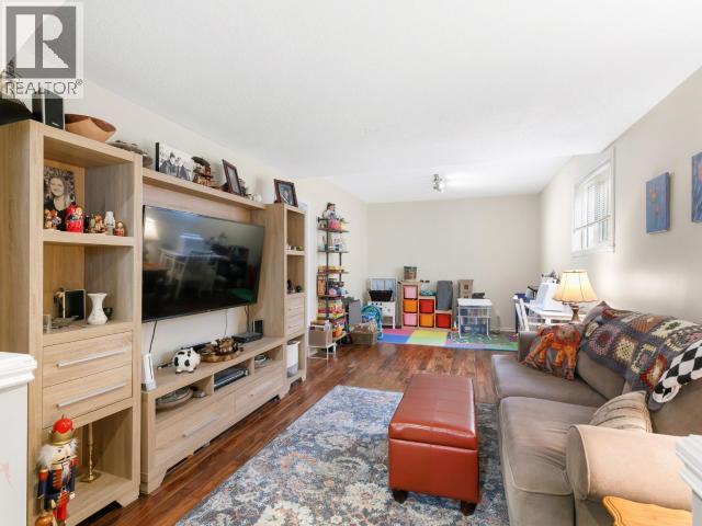 17 IRON HORSE DRIVE - 22