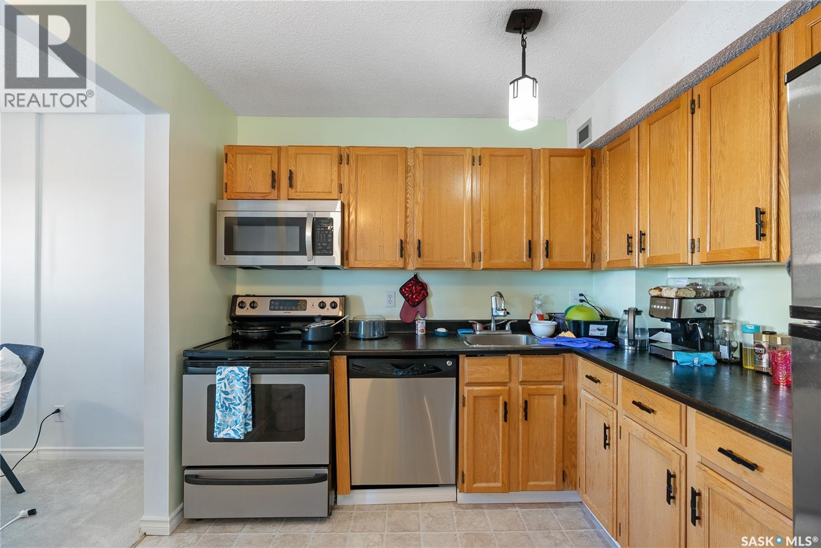 #701 430 5th AVENUE N - 10