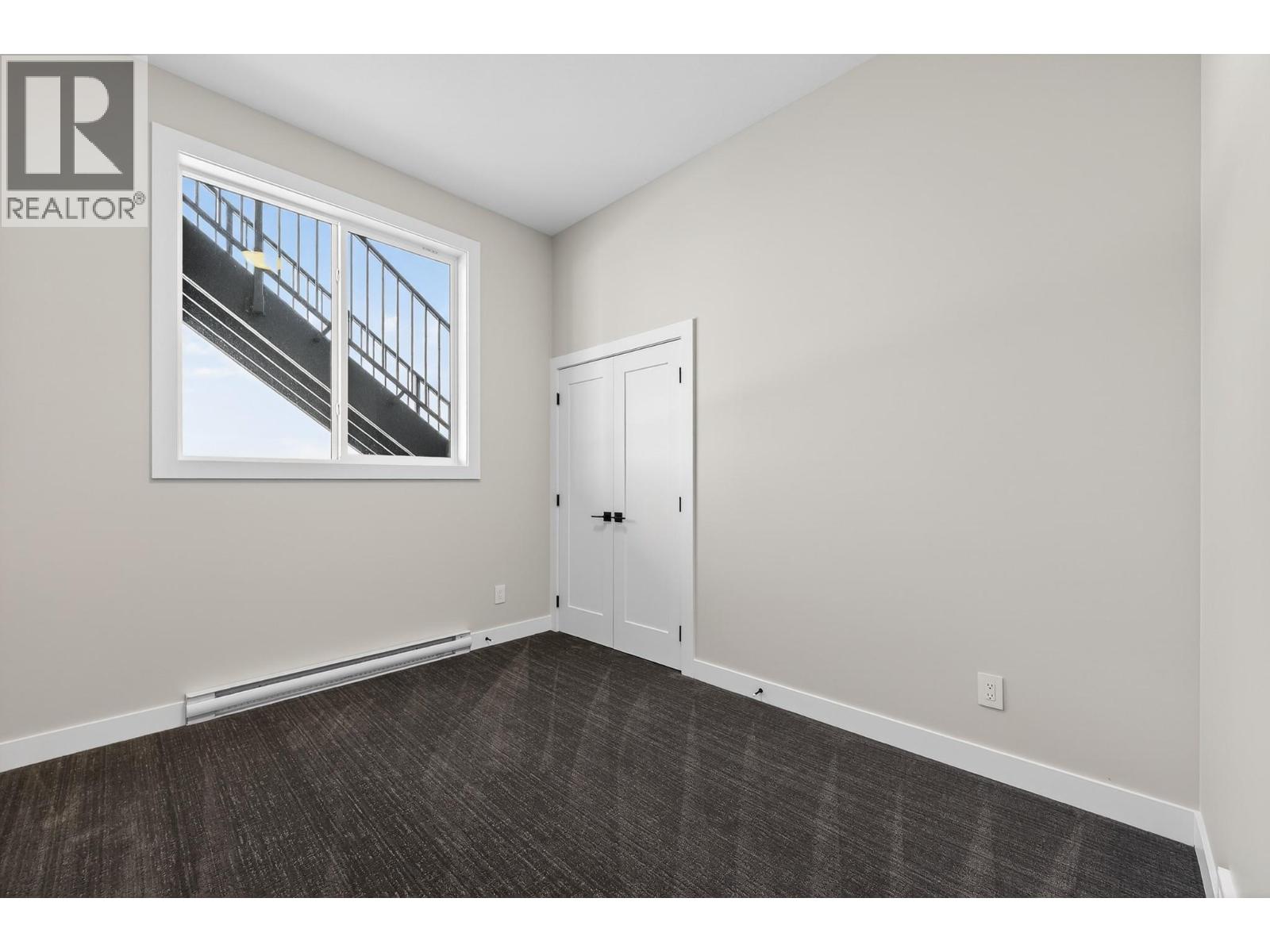 2138 LINFIELD Drive - 40