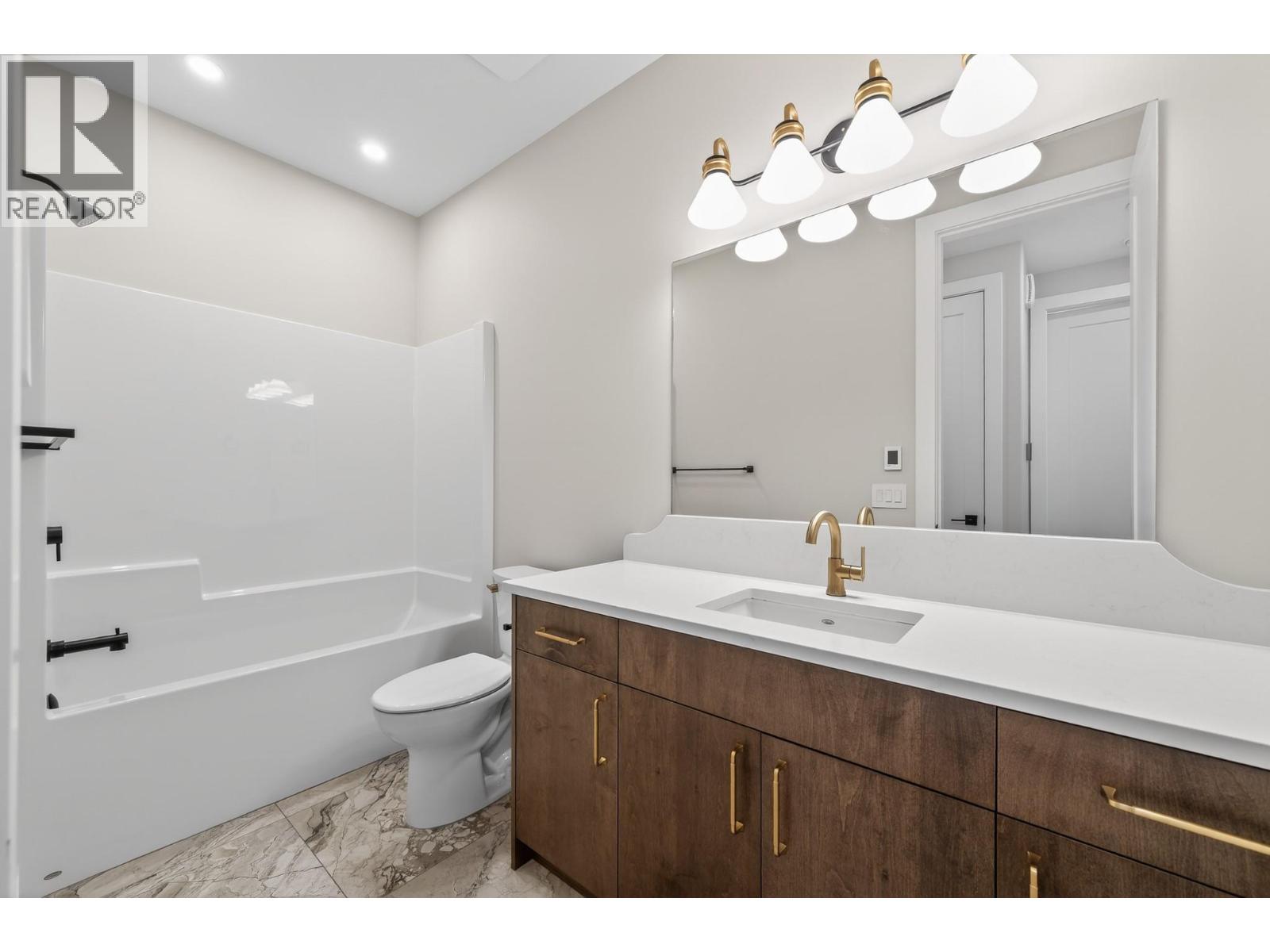 2138 LINFIELD Drive - 22